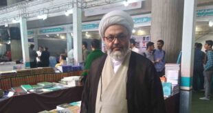 طلبه باید با کتاب همنشین باشد